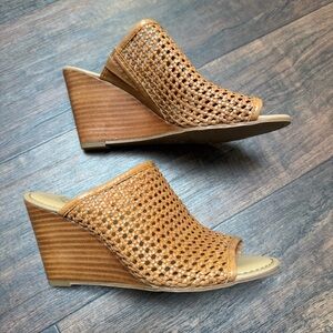 Franco Sarto Tan‎ Sandals Size 5.5
